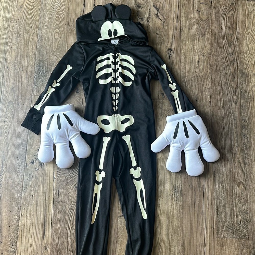 Mickey Skeleton Costume (size 5/6)